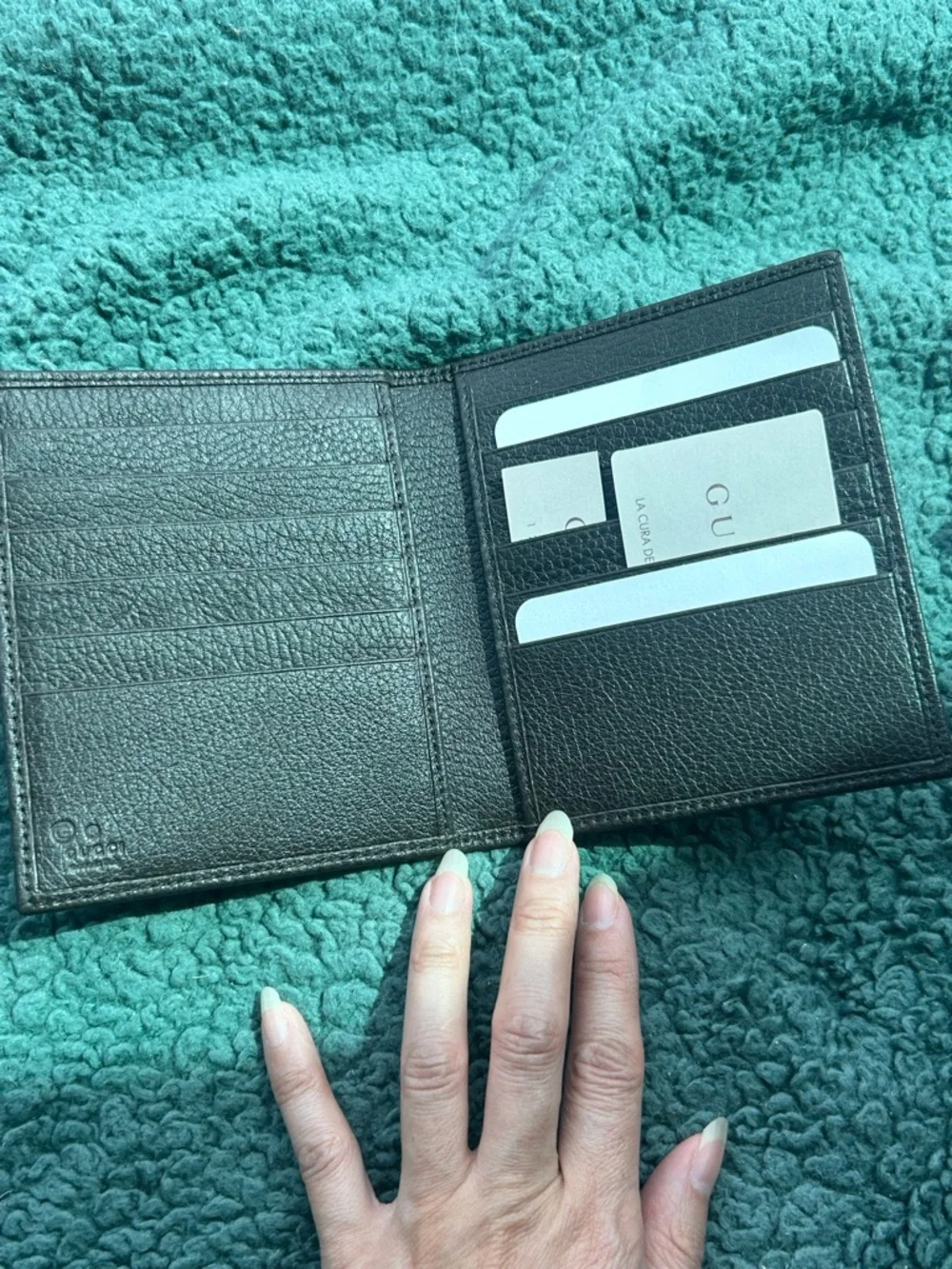 NWT Authentic Gucci Pebbled Calf Leather Bifold Passport Wallet Dark Brown